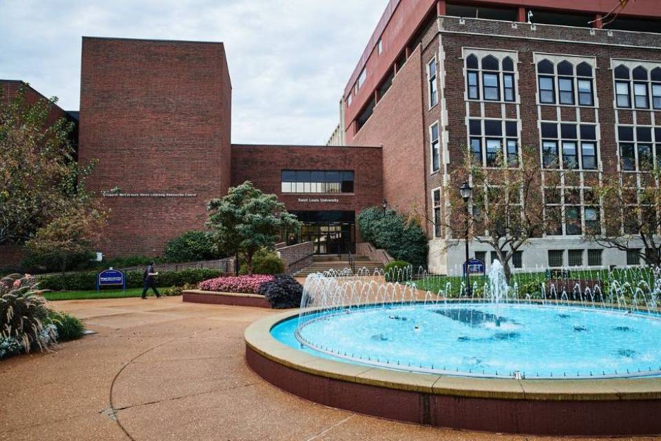 School of Medcine building and fountain